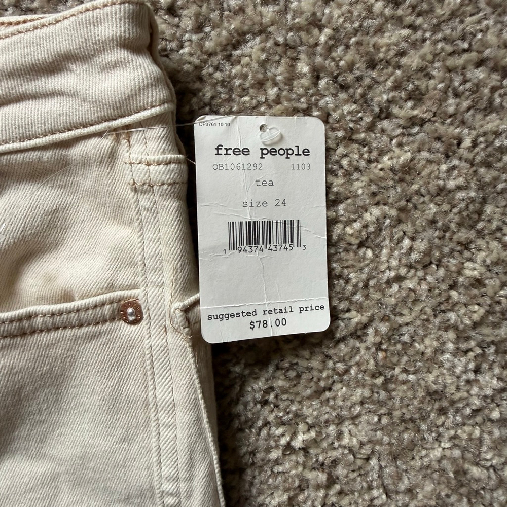 Free People We The Free Skinny Jeans NWT Size 24 Ivory Raw Edge Hem - Picture 5 of 5